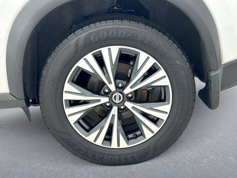 Used 2021 Nissan Rogue SV AWD/4WD image 24