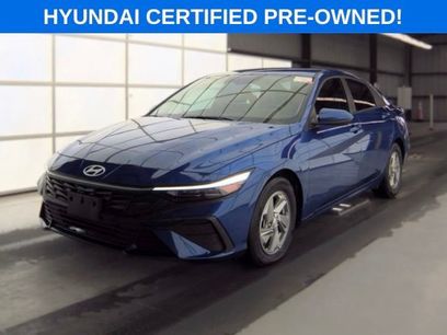 Used 2025 Hyundai Elantra SE