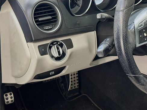 Used 2012 Mercedes-Benz C 300 4MATIC Sedan image 17