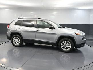 Used 2014 Jeep Cherokee Latitude video 3