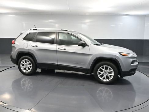 Used 2014 Jeep Cherokee Latitude image 3