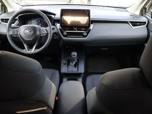 Used 2026 Toyota Corolla Cross LE image 13