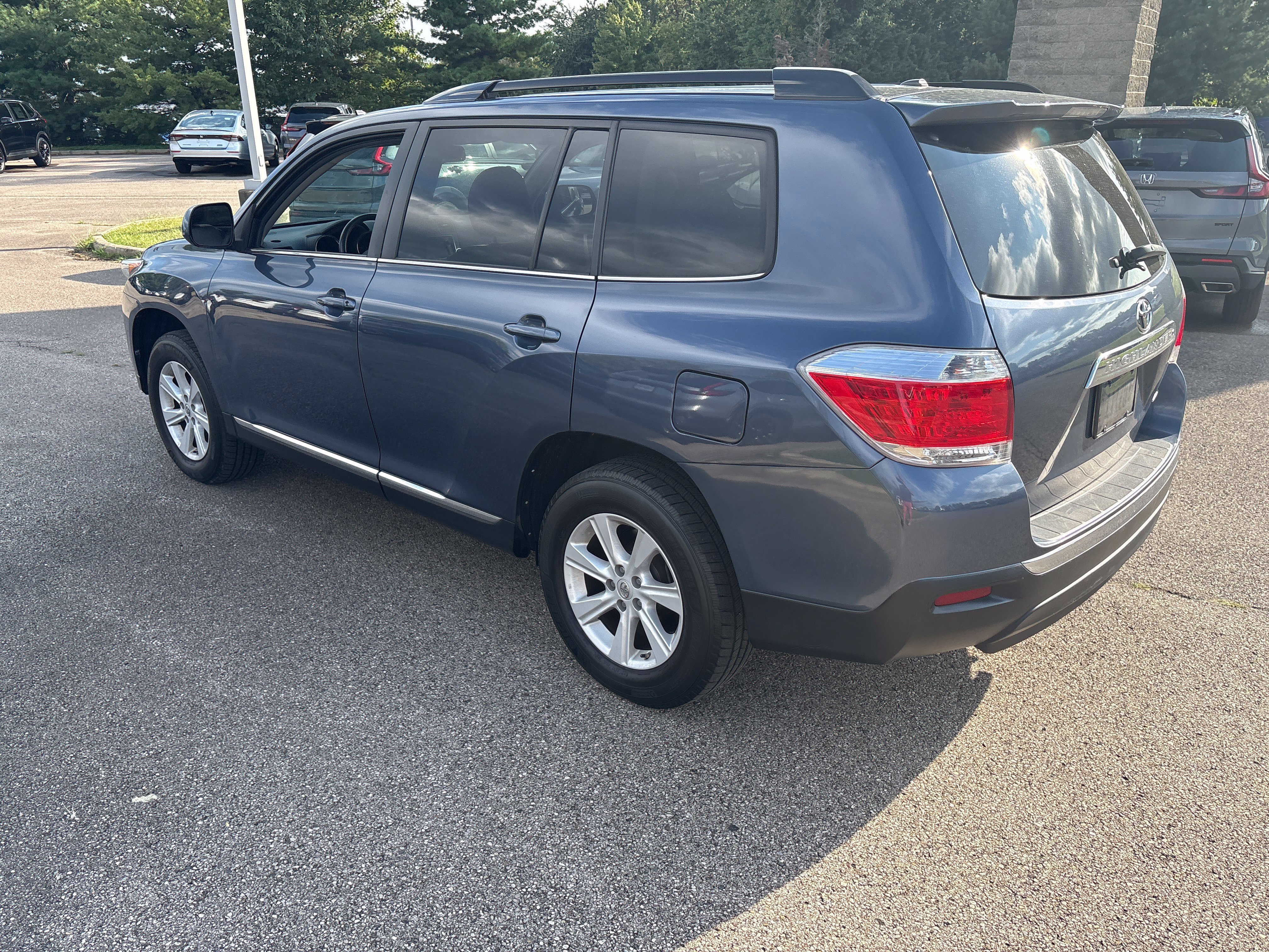 Used 2013 Toyota Highlander SE AWD/4WD image 8