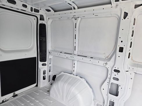 Used 2023 RAM ProMaster 2500 w/ Driver Convenience Group FWD image 12