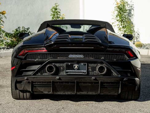 Used 2023 Lamborghini Huracan EVO image 10
