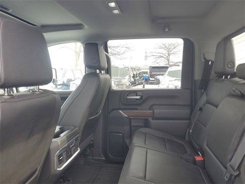 Certified 2022 GMC Sierra 2500 SLT w/ SLT Premium Package image 9