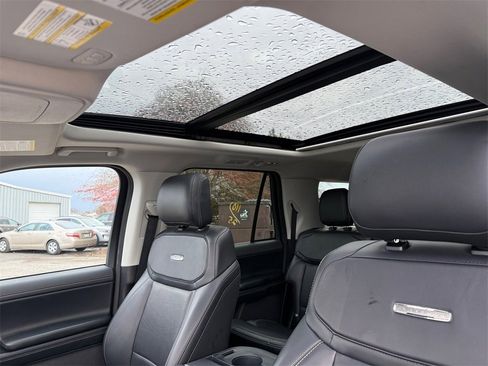 Certified 2025 Ford Expedition Max Platinum image 22