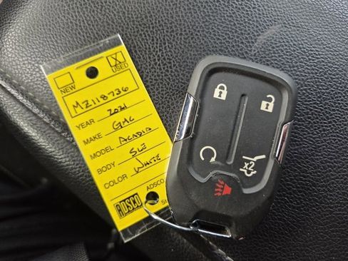 Used 2021 GMC Acadia SLE w/ Driver Convenience Package image 16