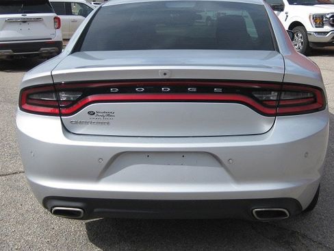 Used 2020 Dodge Charger SXT image 6
