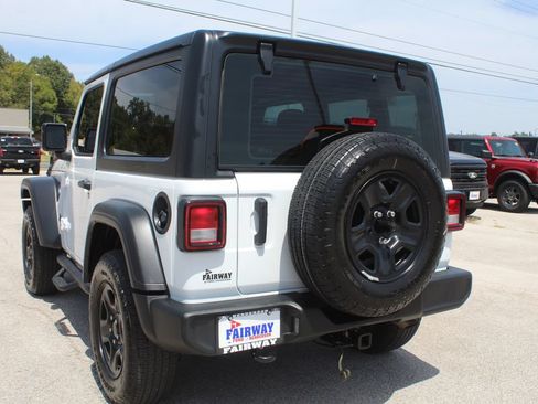 Used 2026 Jeep Wrangler Sport AWD/4WD image 5
