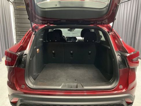 Used 2024 Chevrolet Trax RS FWD image 9
