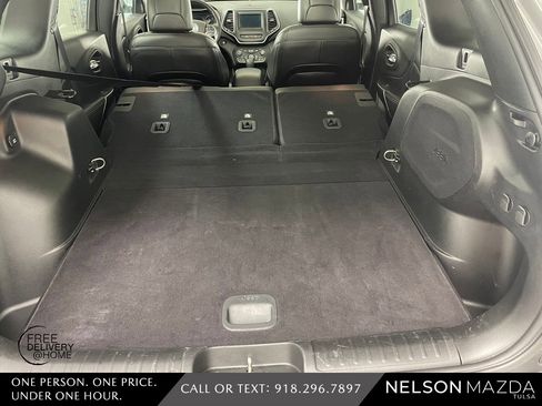 Used 2021 Jeep Cherokee Latitude Lux w/ Sun & Sound Group image 39