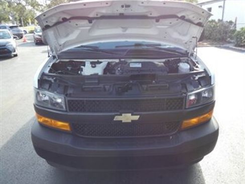 Used 2023 Chevrolet Express 2500 w/ Driver Convenience Package image 5