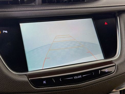 Used 2019 Cadillac XT5 FWD image 17