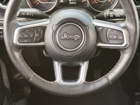 Used 2019 Jeep Wrangler Unlimited Sahara AWD/4WD image 29