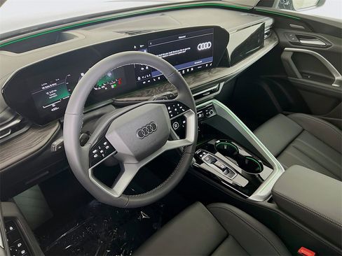 New 2025 Audi Q5 2.0T Premium Plus image 9