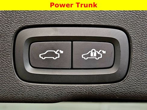 Used 2023 Volvo XC60 B6 Ultimate w/ Protection Package Premier image 34