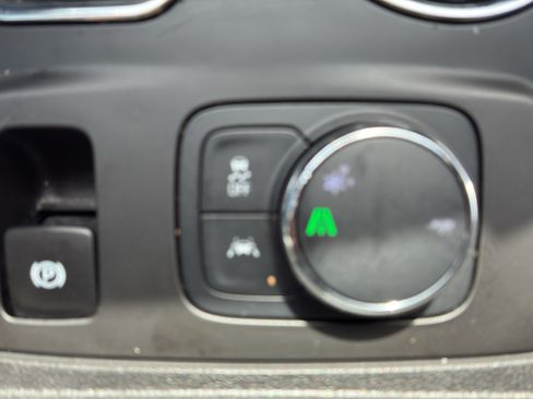 Used 2021 Chevrolet Traverse Premier w/ Redline Edition FWD image 44