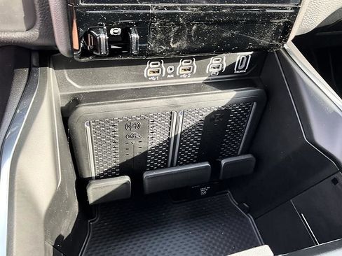 New 2026 RAM 1500 Laramie w/ Night Edition AWD/4WD image 23