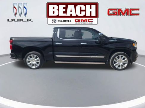 Used 2024 Chevrolet Silverado 1500 High Country w/ High Country Premium Package image 6