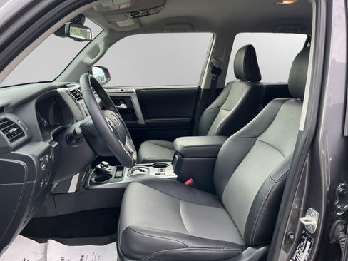Certified 2022 Toyota 4Runner SR5 Premium AWD/4WD image 9