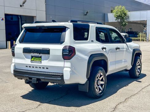Used 2025 Toyota 4Runner SR5 AWD/4WD image 6