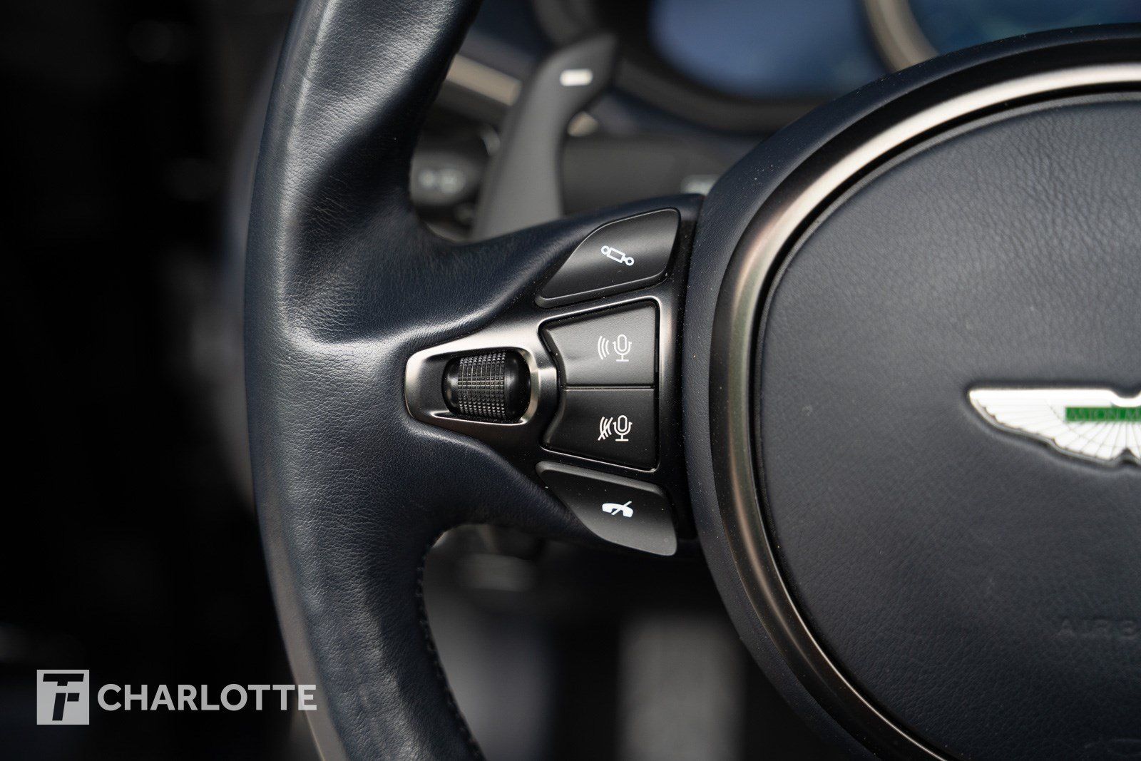 Used 2019 Aston Martin DB11 Volante RWD image 24
