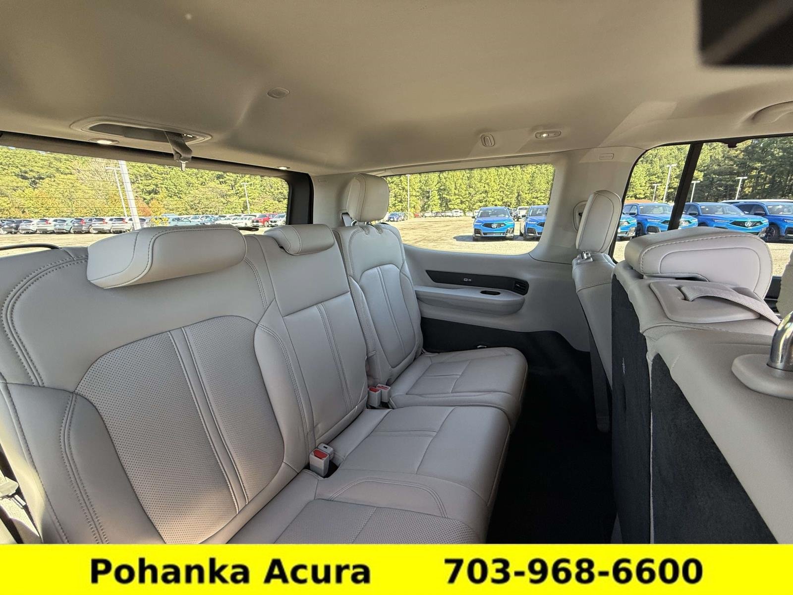 Used 2024 Jeep Wagoneer 4WD w/ Convenience Group I image 17