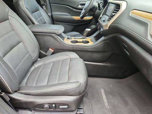 Used 2017 GMC Acadia Denali w/ Technology Package image 29