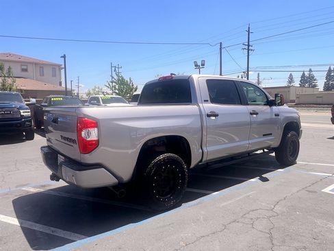 Used 2020 Toyota Tundra SR5 w/ SR5 Convenience Package AWD/4WD image 5
