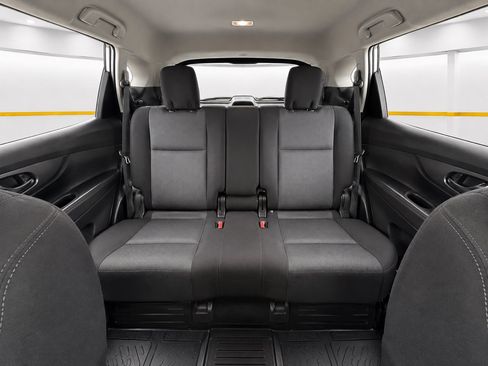 Used 2019 Nissan Pathfinder S AWD/4WD image 18