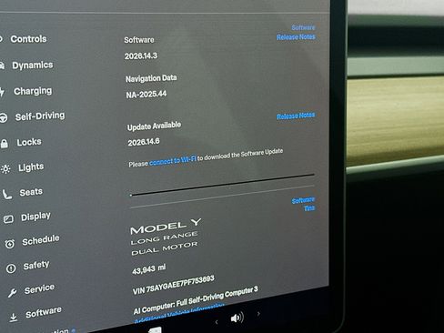 Used 2023 Tesla Model Y Long Range AWD/4WD image 18