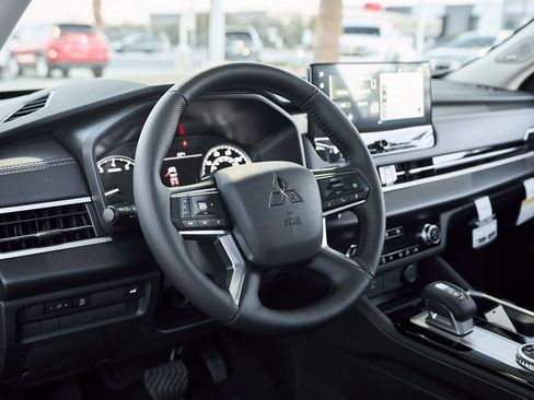 New 2026 Mitsubishi Outlander Trail Edition image 29