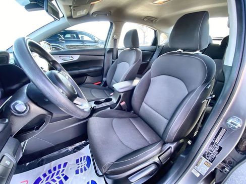 Used 2023 Kia Forte LXS image 9