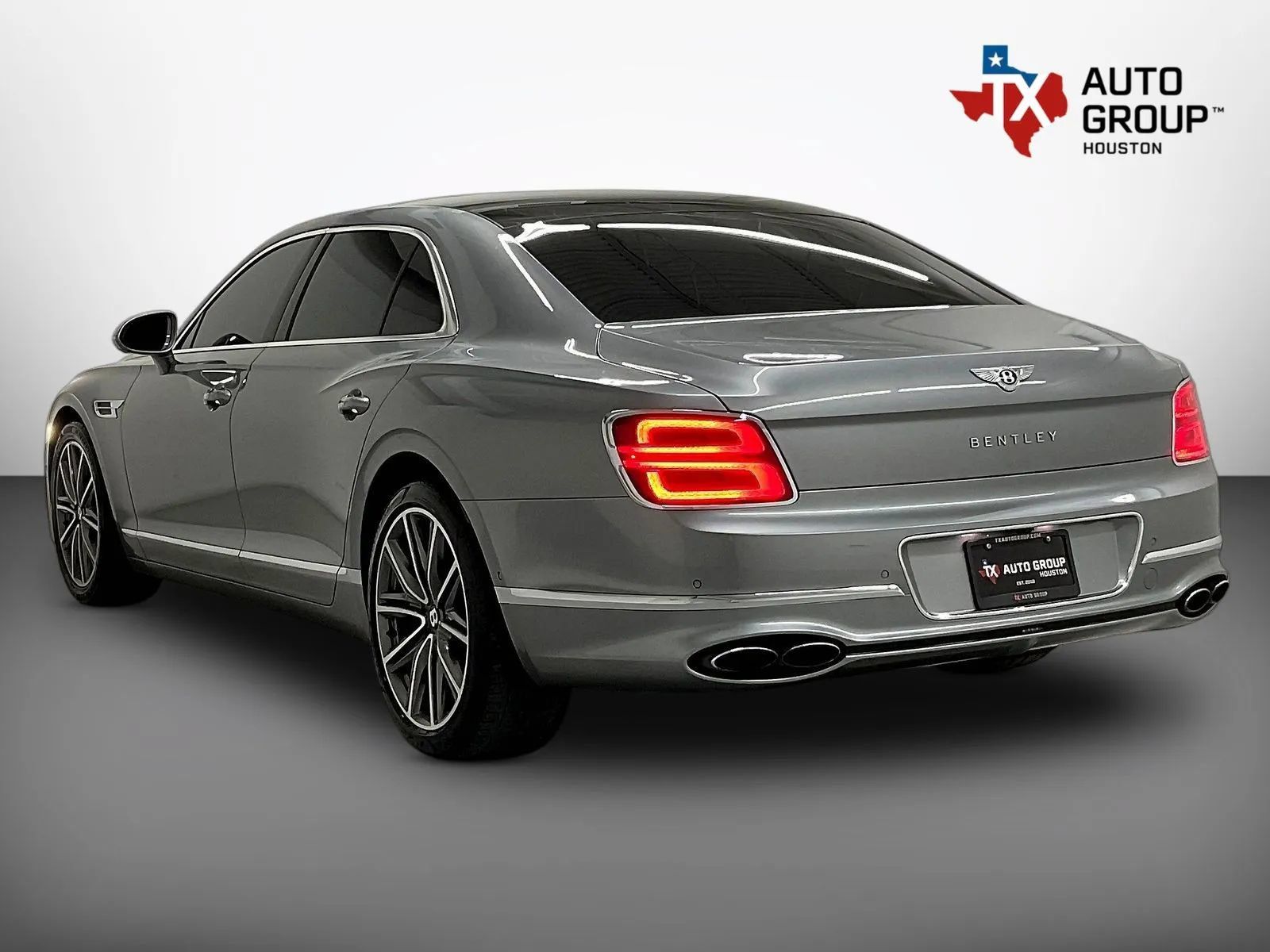 Used 2021 Bentley Flying Spur V8 AWD/4WD image 3