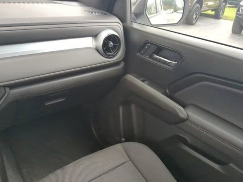 Used 2024 Chevrolet Colorado LT w/ LT Convenience Package image 17