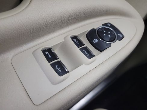 Used 2014 Lincoln MKT AWD w/ Equipment Group 201A image 27