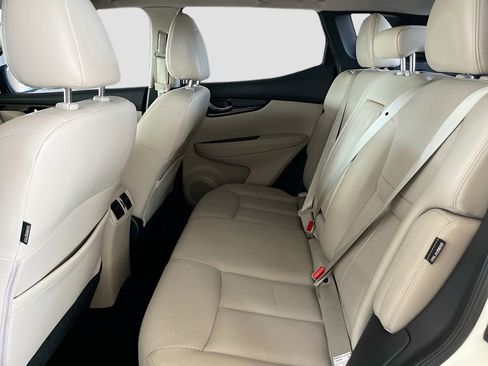 Used 2021 Nissan Rogue Sport SL w/ Premium Package image 25