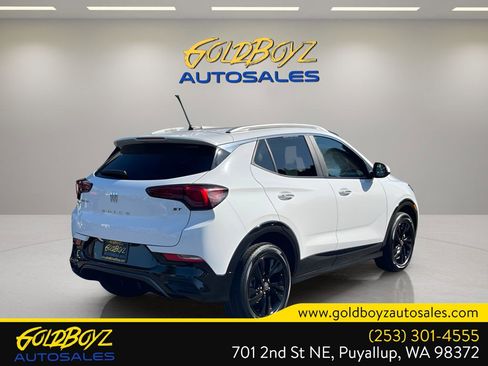 Used 2024 Buick Encore GX Sport Touring image 4