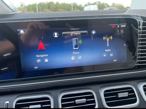 Certified 2025 Mercedes-Benz GLS 450 4MATIC image 39