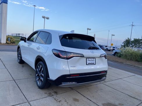 New 2026 Honda HR-V EX-L image 8