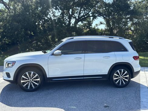 Used 2023 Mercedes-Benz GLB 250 4MATIC image 2