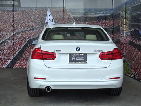 Used 2018 BMW 320i xDrive Sedan image 7