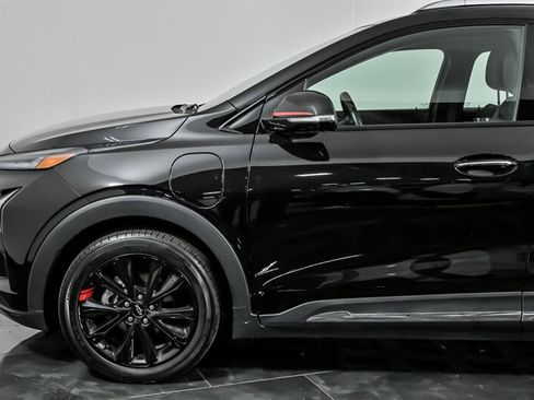 Used 2023 Chevrolet Bolt EUV Premier w/ Sun & Sound Package FWD image 6