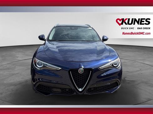 Used 2020 Alfa Romeo Stelvio Ti w/ Active Blind Spot Package AWD/4WD image 3