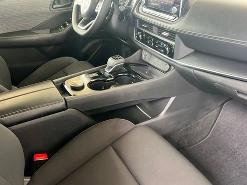 Used 2023 Nissan Rogue S image 20