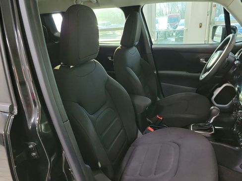 Used 2019 Jeep Renegade Latitude image 8