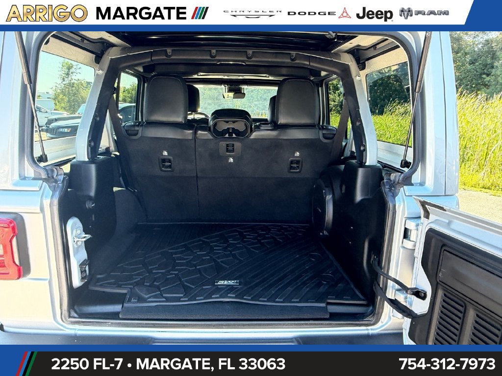 Used 2022 Jeep Wrangler Unlimited Rubicon AWD/4WD image 14