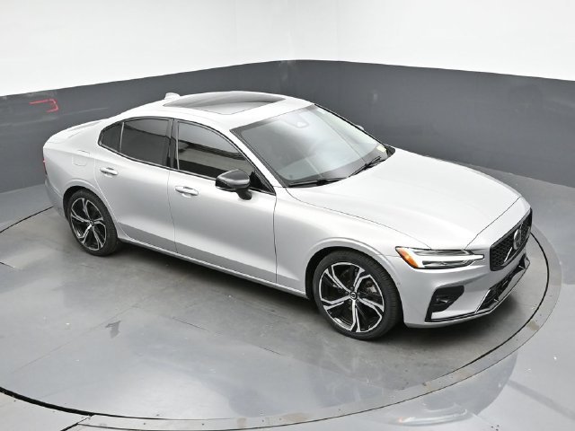 Used 2024 Volvo S60 B5 Plus AWD/4WD image 41