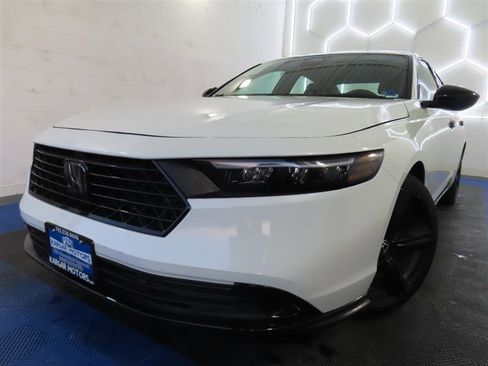 Used 2025 Honda Accord Sport image 1